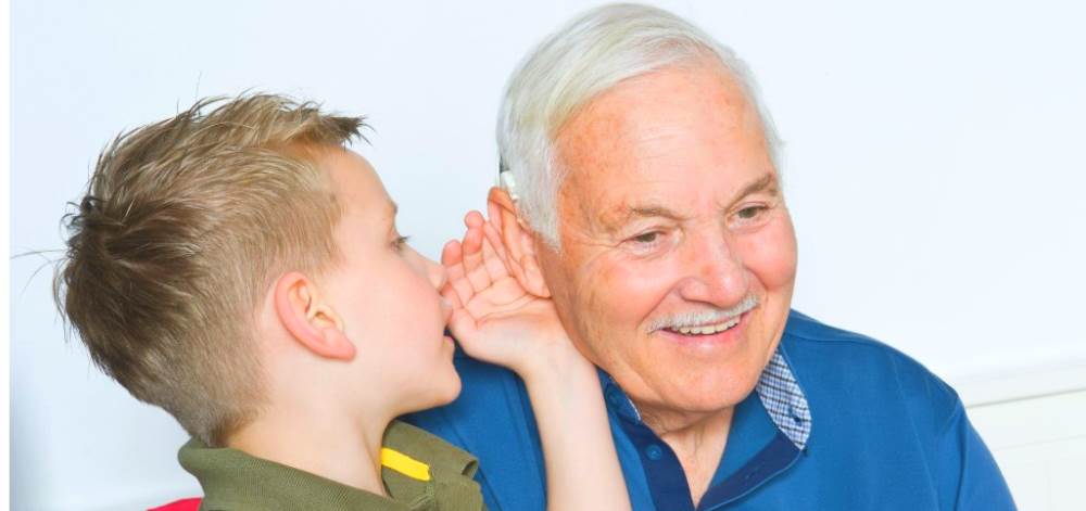 Снижение слуха у пожилых людей: предотвратить и исправить