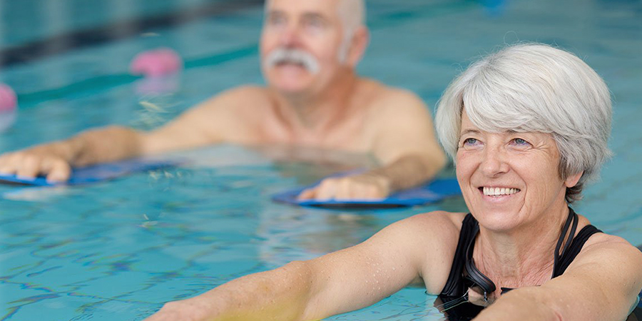 Плавание в пожилом возрасте — польза и особенности