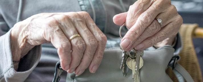 Черные риэлторы: как отбирают жильё у пожилых людей